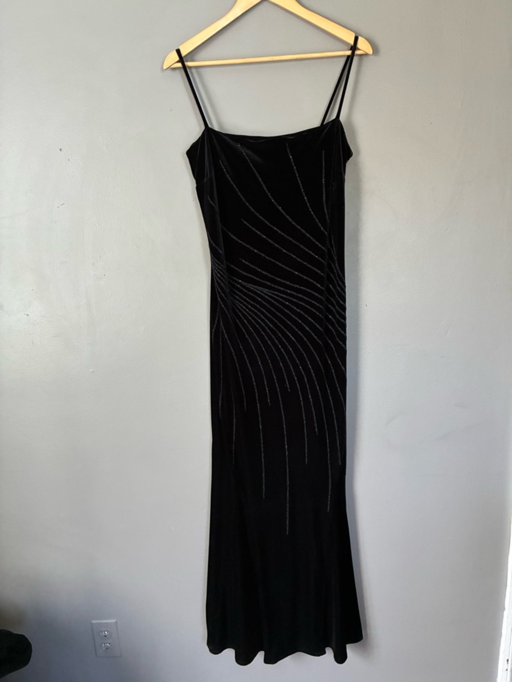 Vintage 90s Black Velvet Beaded Gown Prom dress feminine Size 11/12 fits 10 - Picture 2 of 10